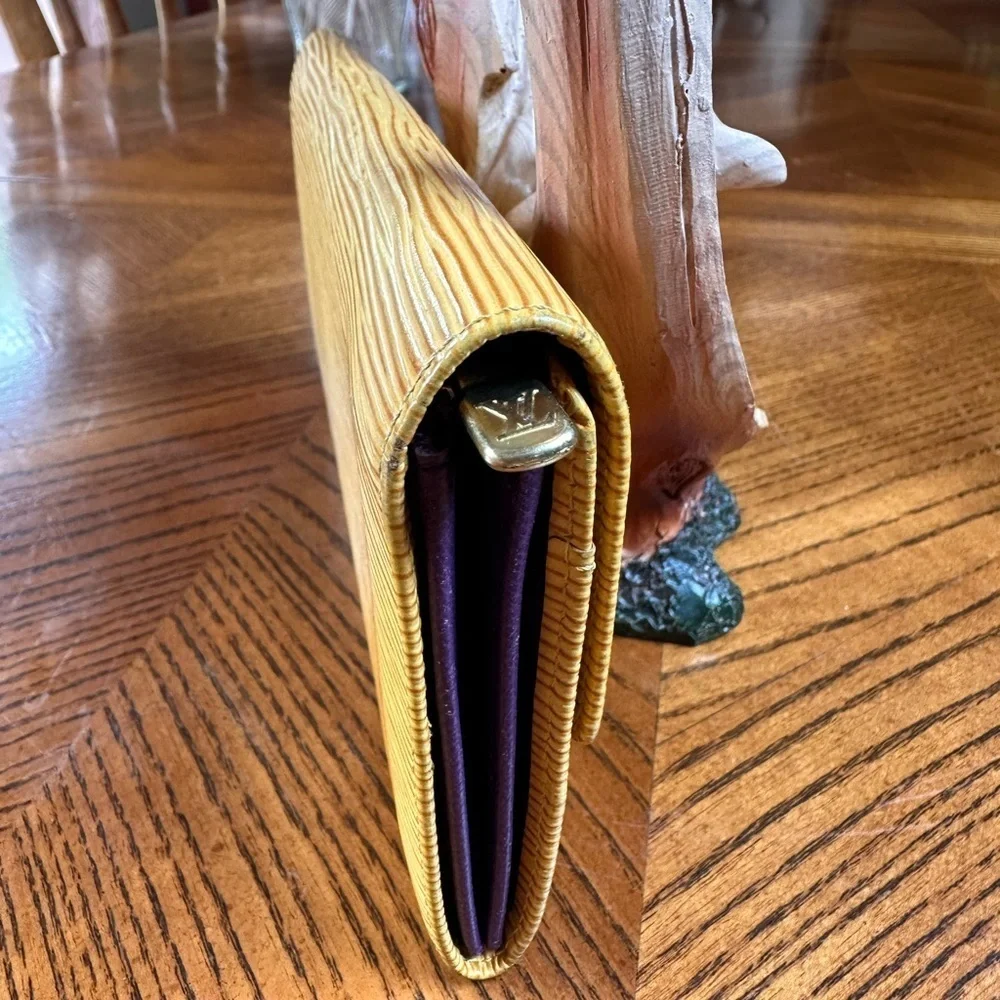 Louis Vuitton epi leather Sarah Portefeuille long wallet